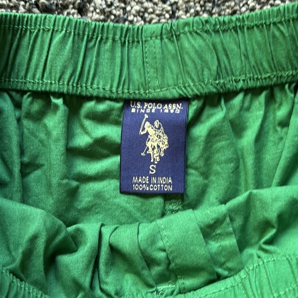 Boxers size small 2 pairs for one price - Picture 2 of 2